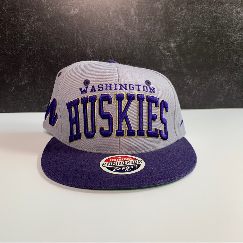 UW snapback